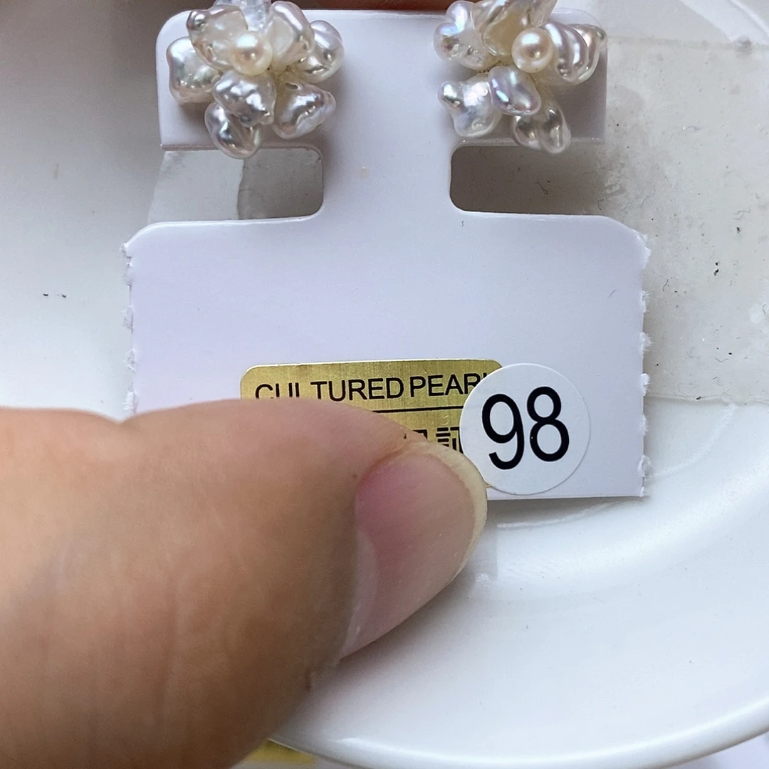 K***.淡水珍珠合金耳钉