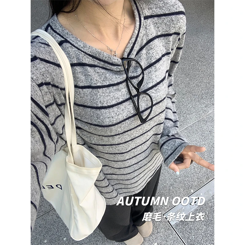 逃屿 【磨毛条纹长袖】撞色慵懒风圆领打底衫女复古老钱风大码上衣