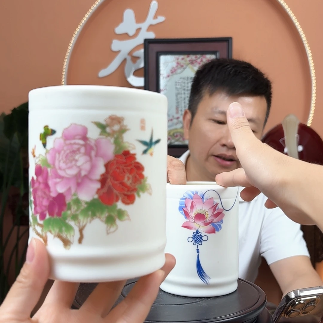 单只景德镇陶瓷手工笔筒随机发一只