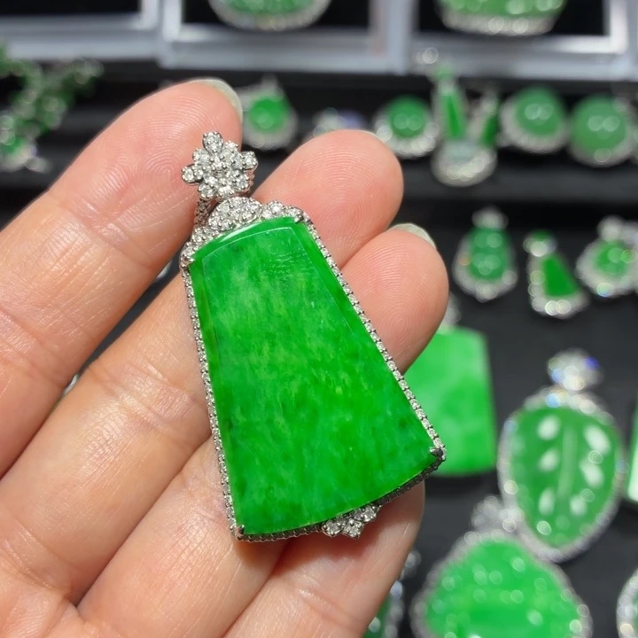 翡翠18K金镶嵌吊坠(不含链)翡翠