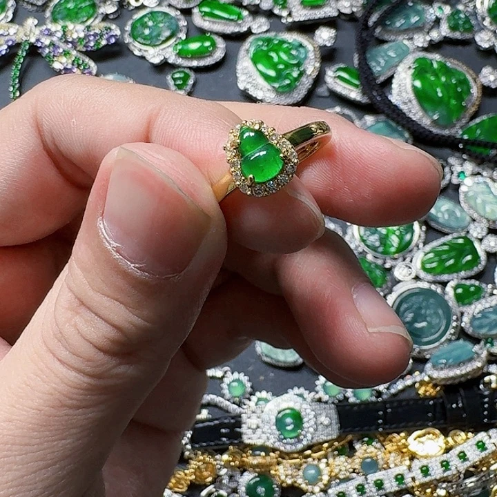 翡翠颈饰未镶嵌天然A货翡翠放漏