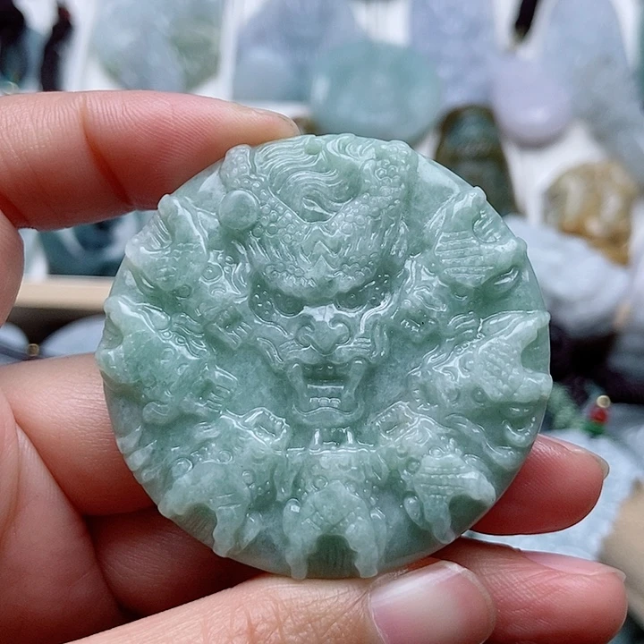 翡翠吊坠(不含链)未镶嵌翡翠