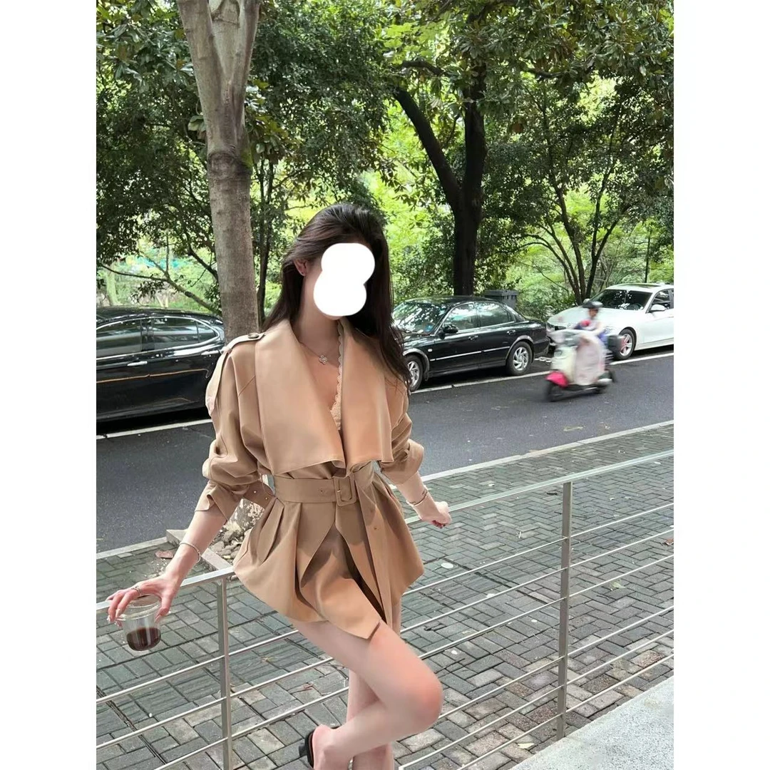LI卡其色大翻领收腰显瘦秋季女士英伦风短款气质风衣外套