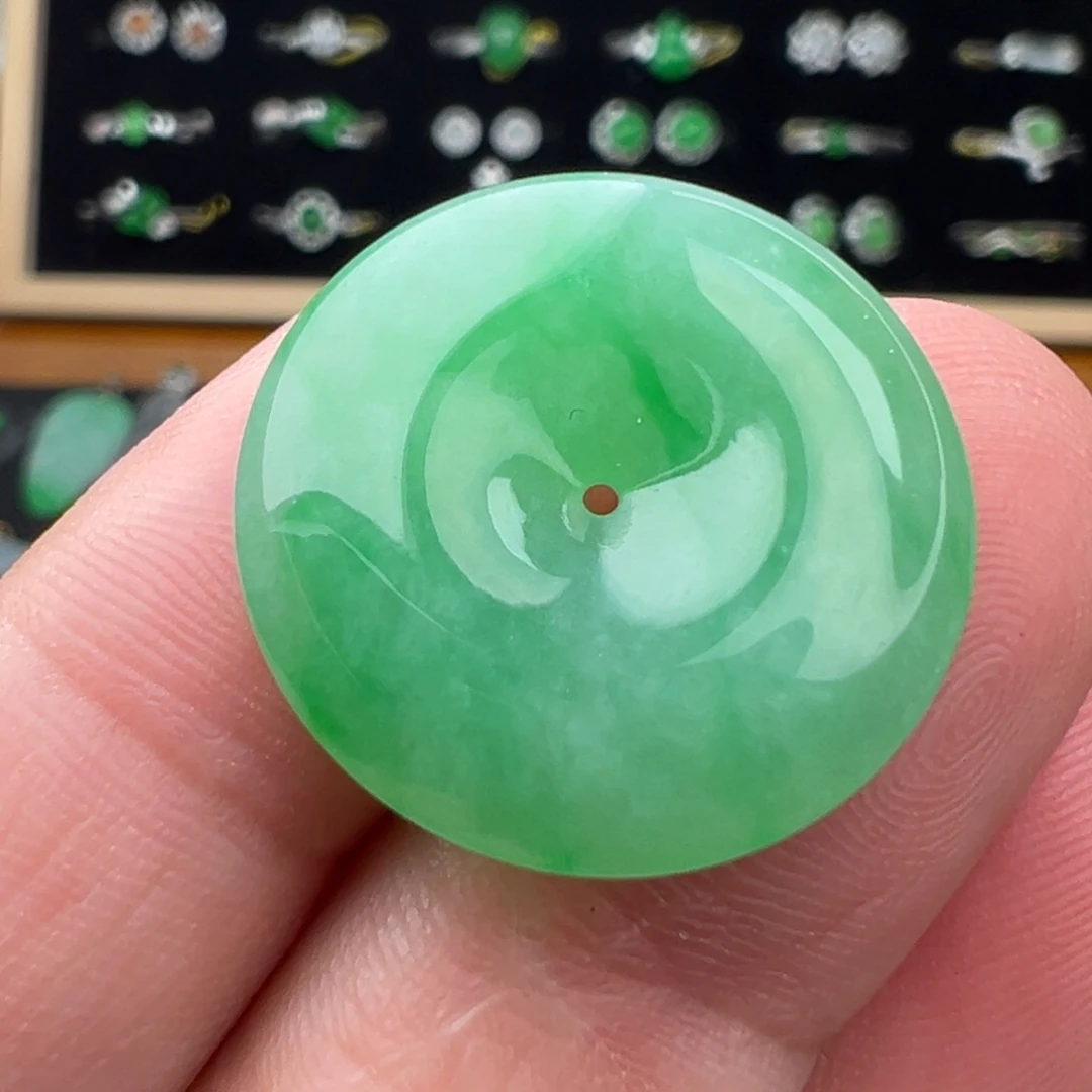 翡翠未镶嵌颈饰扣子21.8