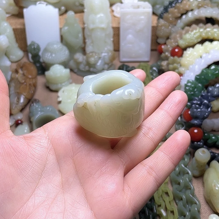 颈饰未镶嵌和田玉华****4