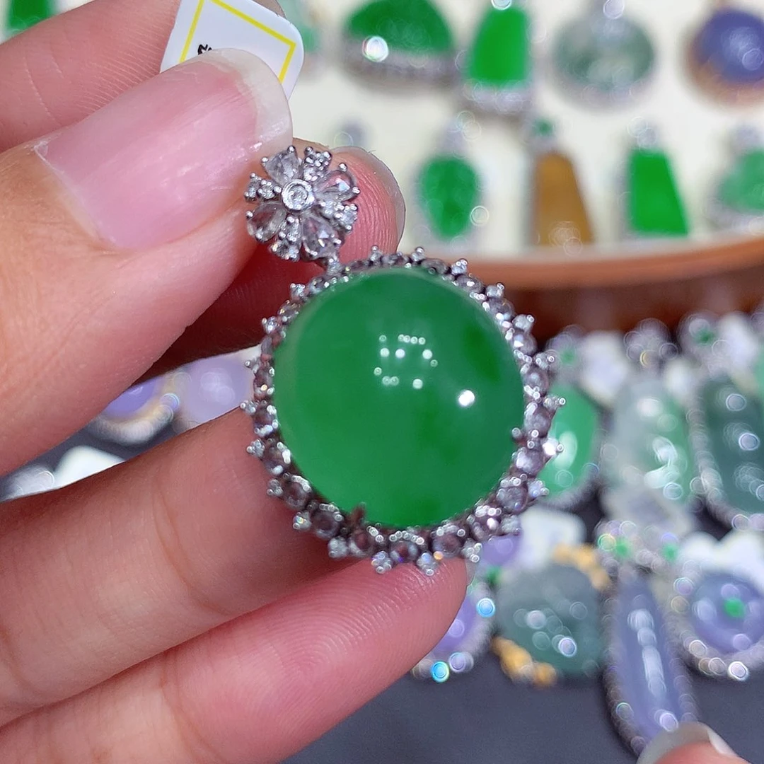 翡翠吊坠(不含链)18K金镶嵌