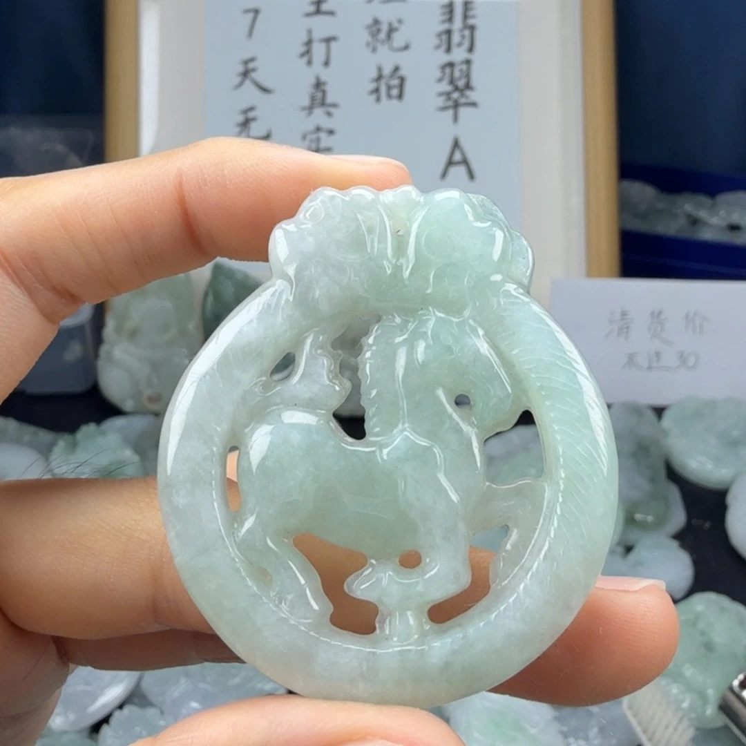翡翠未镶嵌颈饰翡翠