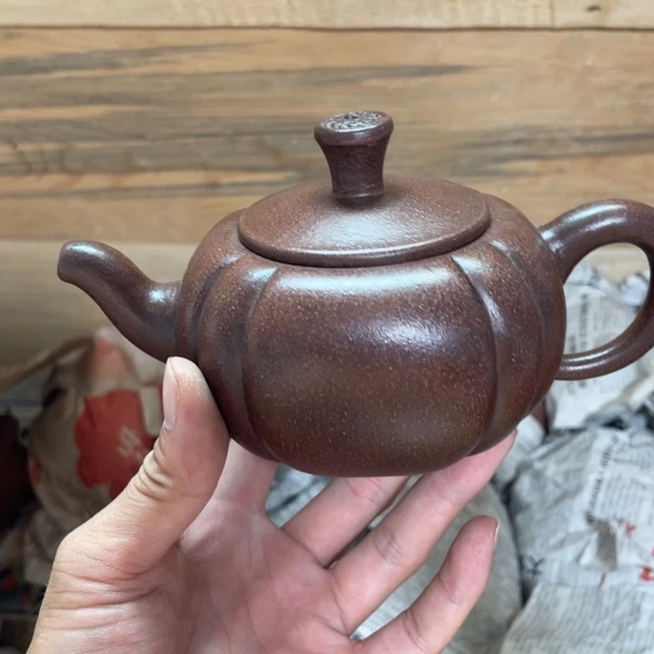 茶壶紫砂老厂紫砂壶一件。