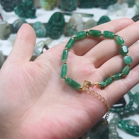 独山玉未镶嵌吊坠