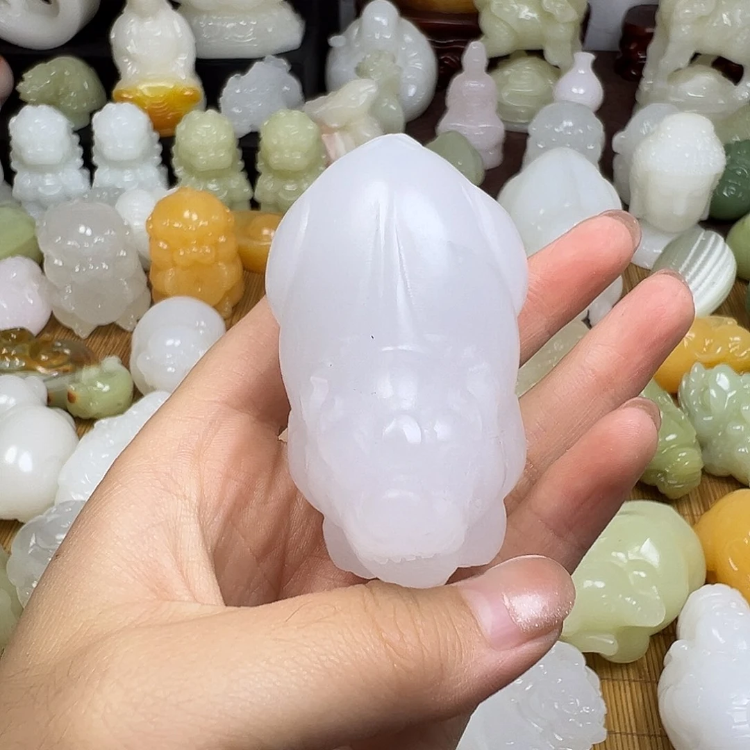 石材晓****道天山翠手把貔貅