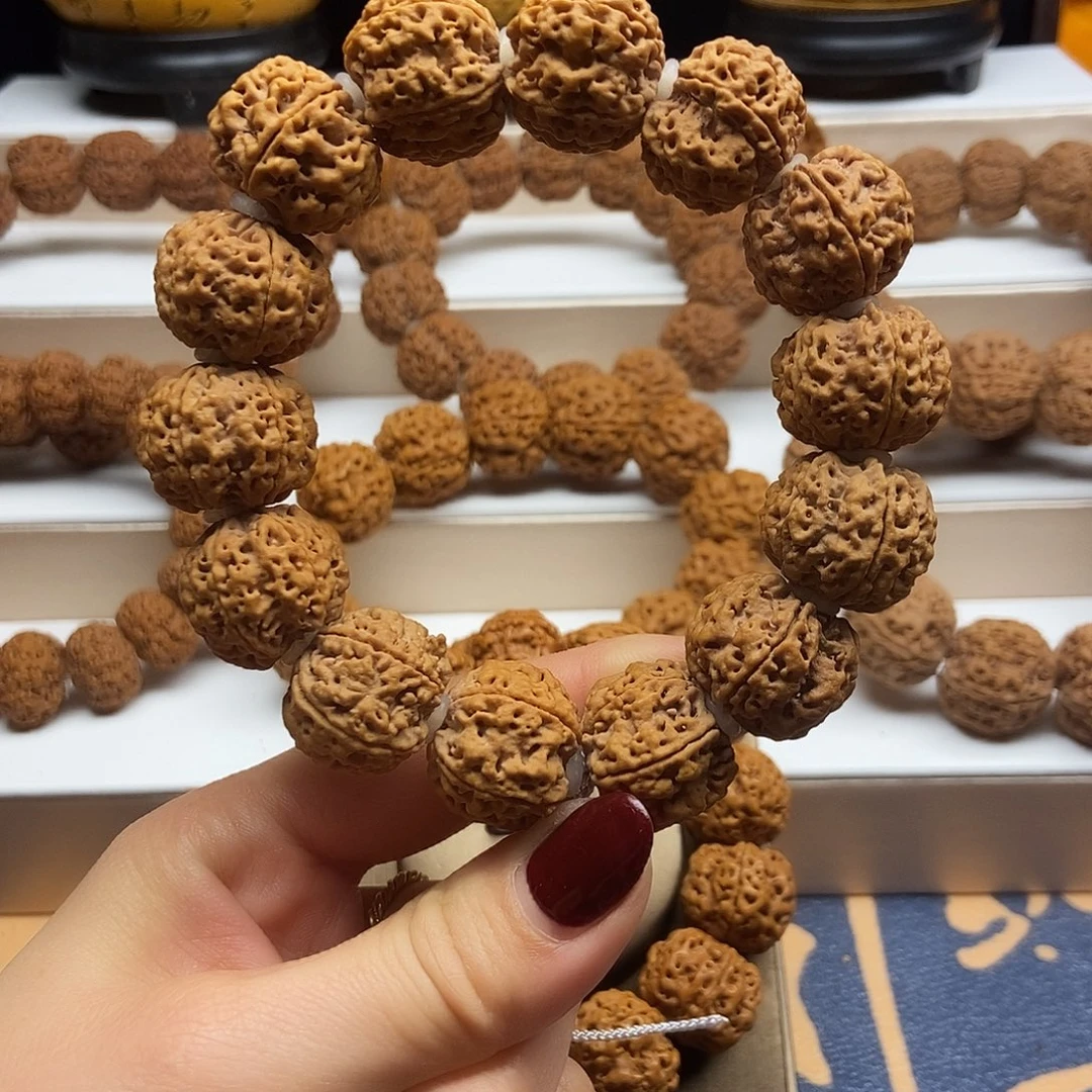 金刚菩提吊坠深沟梅花