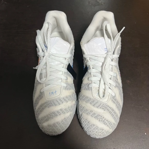 莫兰特3灰白 45码无配盒 正品篮球鞋