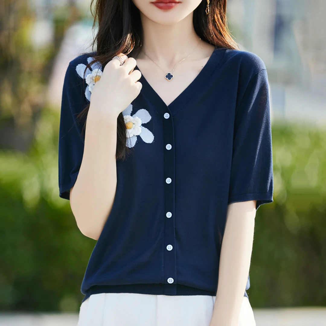 大码女装夏装胖mm冰丝针织衫女士短袖t恤遮肚子巨显瘦绣花v领上衣