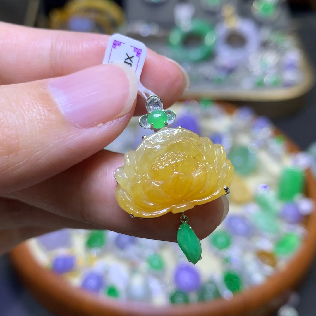 翡翠18K金镶嵌颈饰翡翠吊坠项链