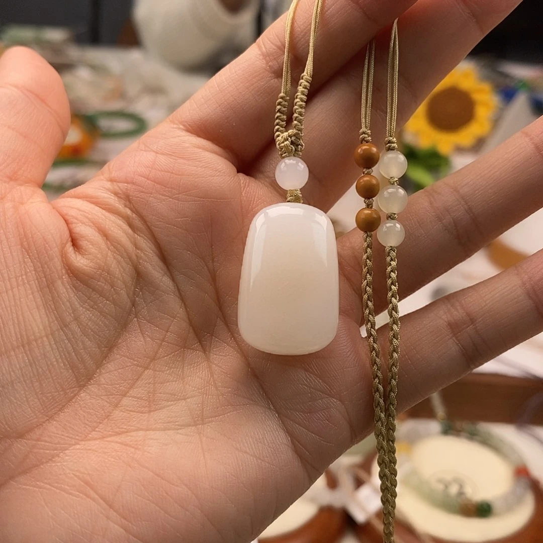 和田玉吊坠(不含链)未镶嵌