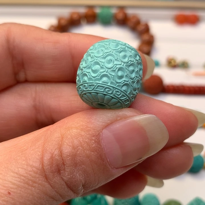 绿松石未镶嵌颈饰