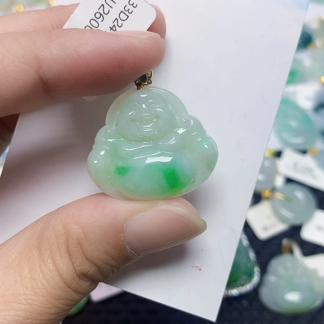 颈饰18K金镶嵌翡翠佛公