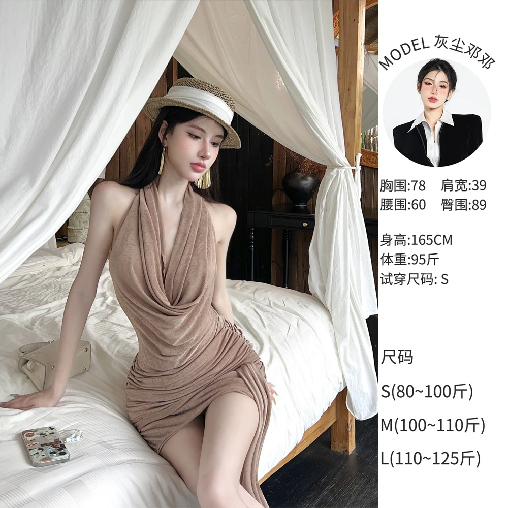 灰尘邓邓 挂脖荡领露背收腰修身飘带连衣裙D25Q1354