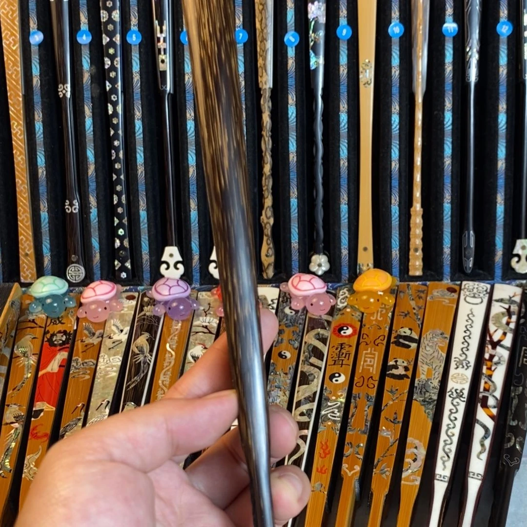 扇子手工制作工艺精湛