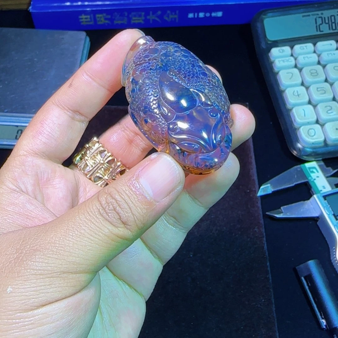 未镶嵌琥珀裸石琥珀