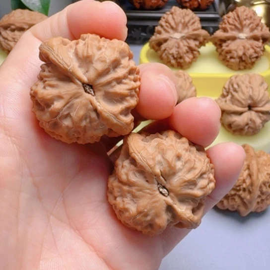 鱼籽纹全品文玩核桃