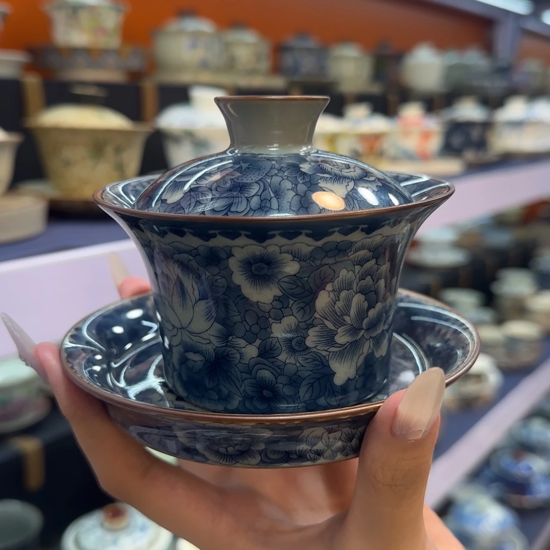 我在外面吃饭呢你在哪
