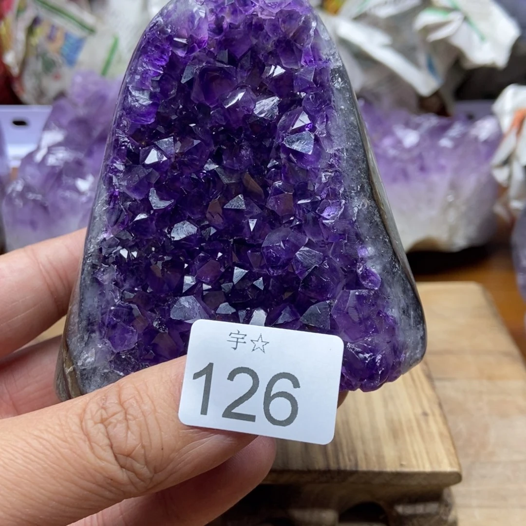 紫晶天然水晶摆件未镶嵌