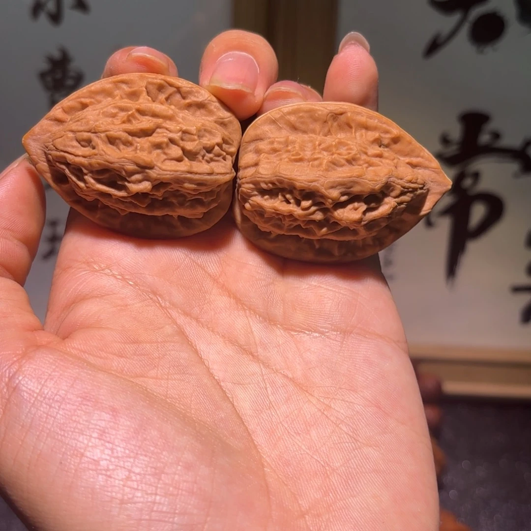 文玩核桃吊坠35尺全品大红袍