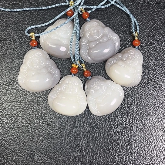 和田玉吊坠。拍一发一，多样性发货未镶嵌