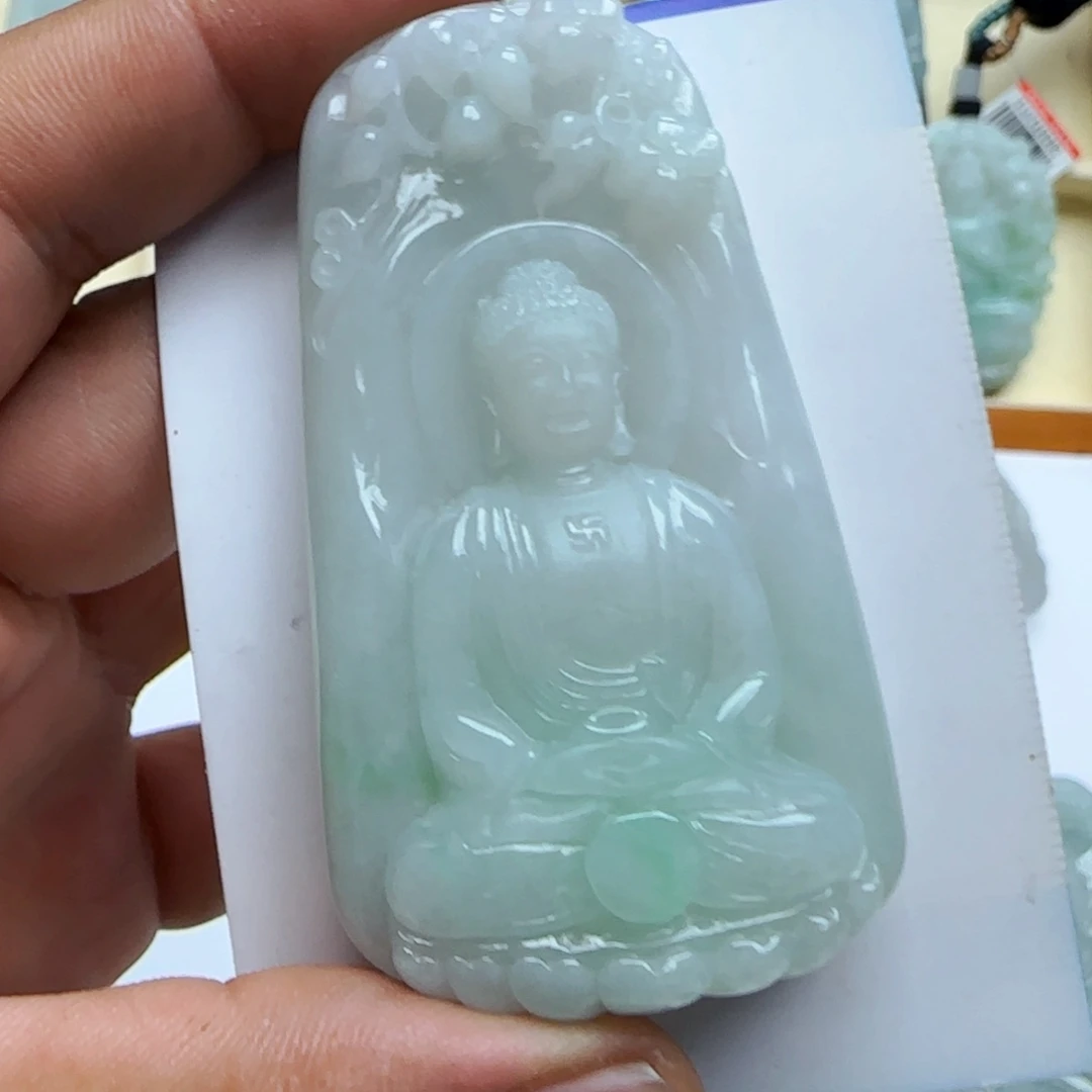 畅***型翡翠未镶嵌颈饰翡翠