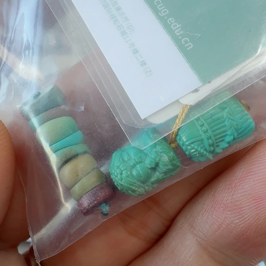 绿松石未镶嵌珠宝奇石