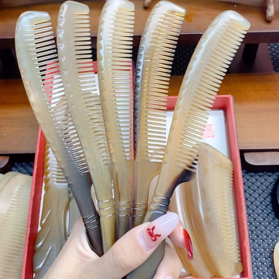纯手工制作纯牛角梳子
