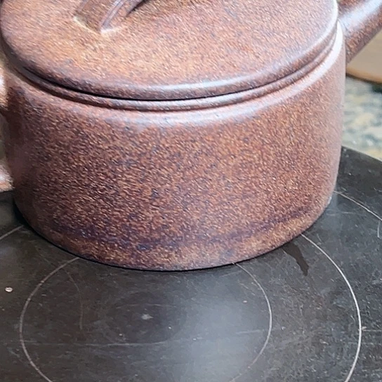 紫砂茶杯叶*金沙黑影瑕有裂