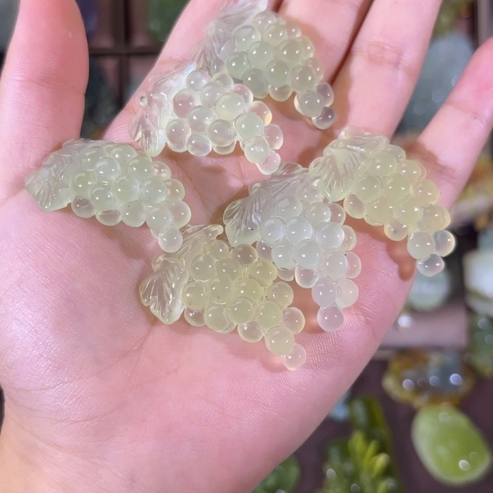 未镶嵌蛇纹石玉颈饰悲***蟆