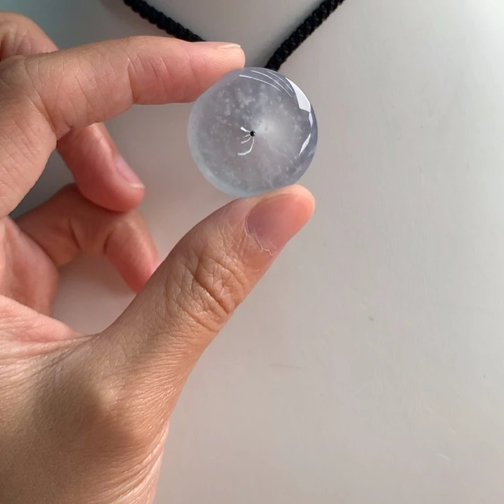 翡翠挂件未镶嵌…..