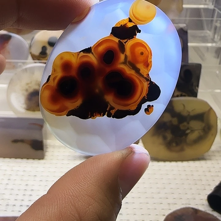 玛瑙/玉髓未镶嵌珠宝奇石