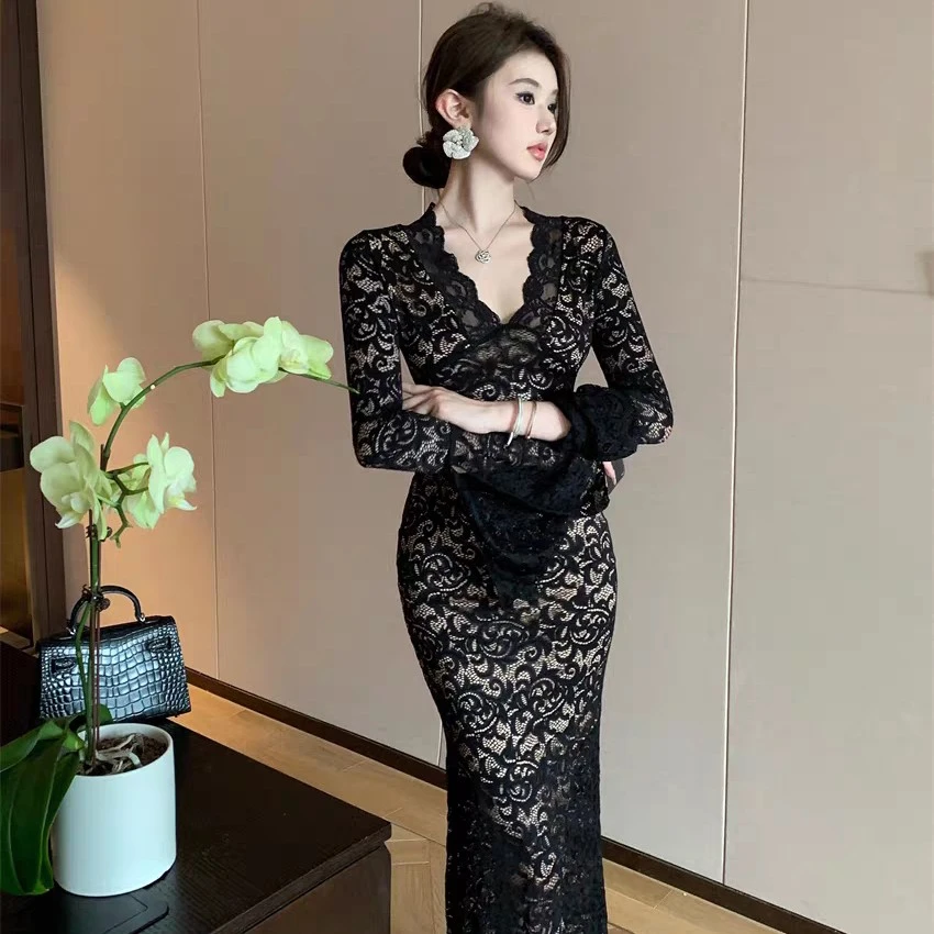 2025新款轻熟风V领蕾丝修身包臀长袖鱼尾连衣裙女早秋穿搭裙子