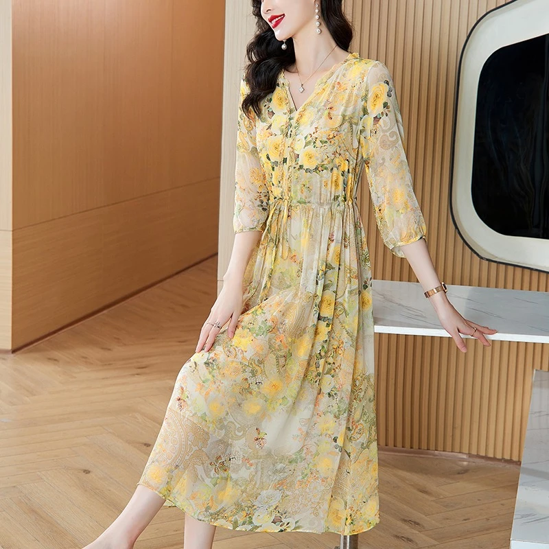 DUCURNO法式V领碎花连衣裙女夏季2025新款高级感七分袖修身长裙子