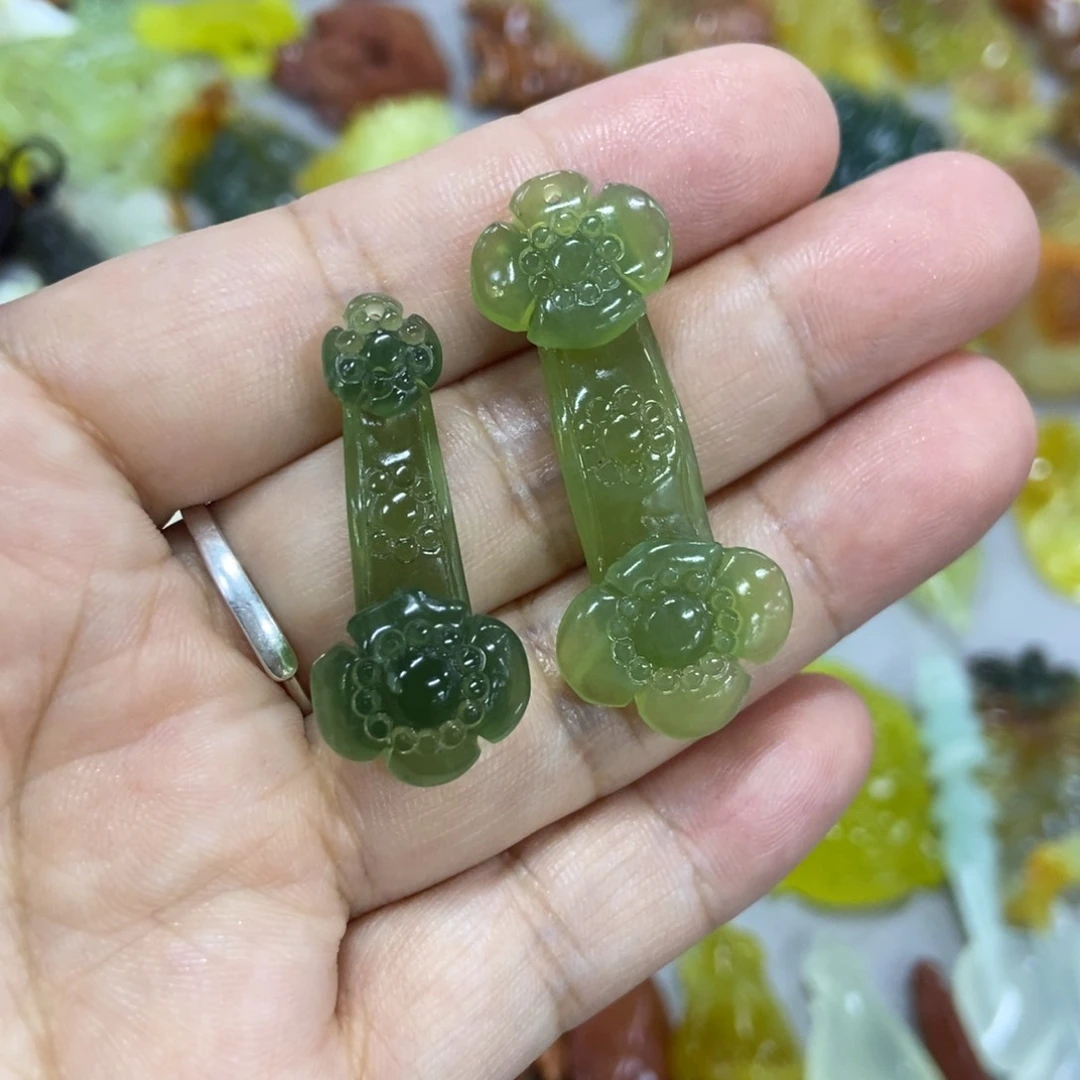 未镶嵌蛇纹石玉挂件