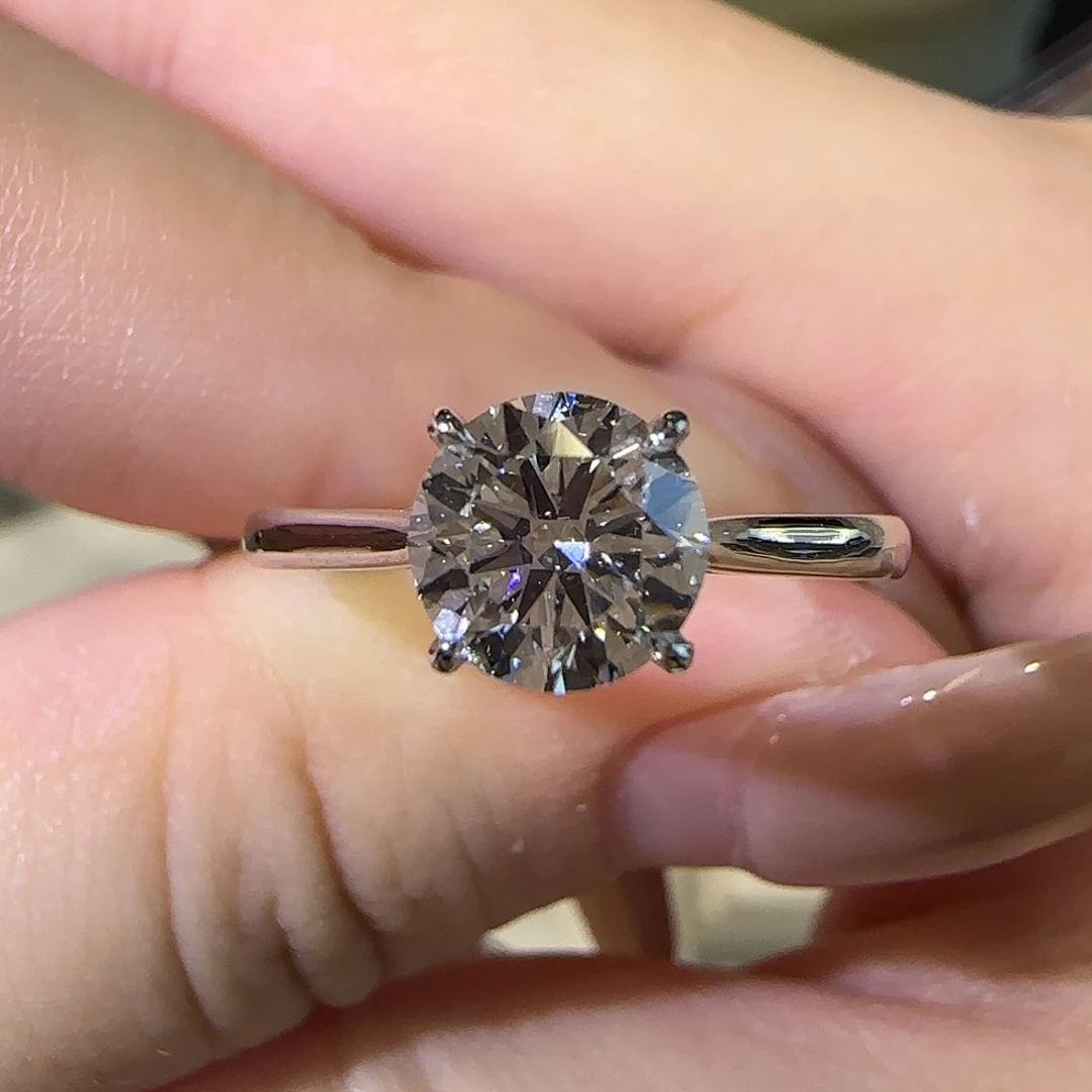 铂Pt950镶嵌实验室培育钻石经典四爪1卡