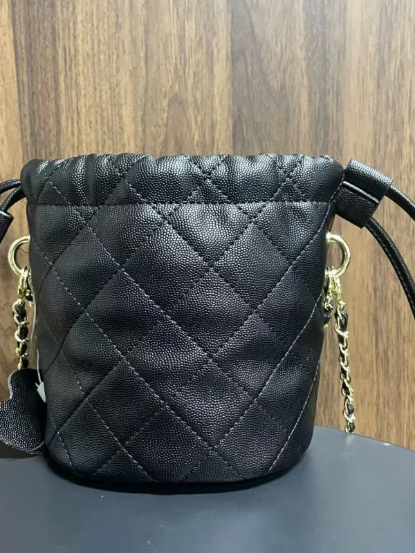 时尚潮流真皮新款女包斜挎包手提小废包 0443 黑色鱼子酱小水桶