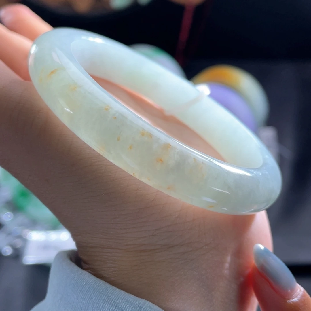 未镶嵌手镯定制翡翠