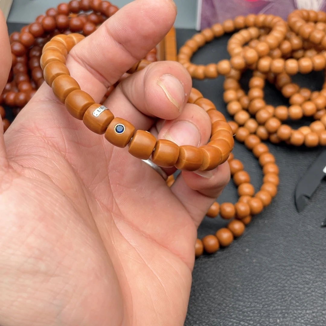 猴头核桃吊坠直切。5S-6