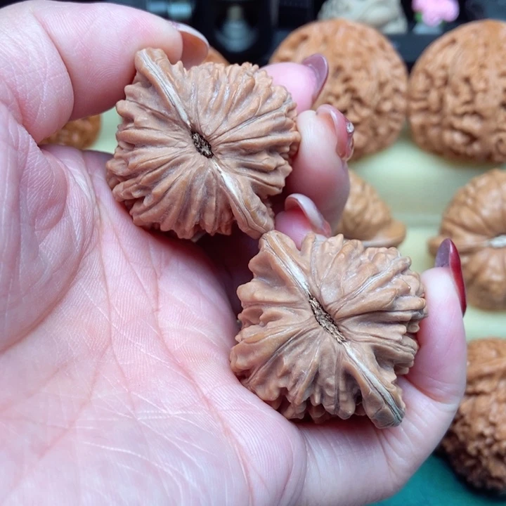 桃核吊坠平谷四座楼全42尺白茶