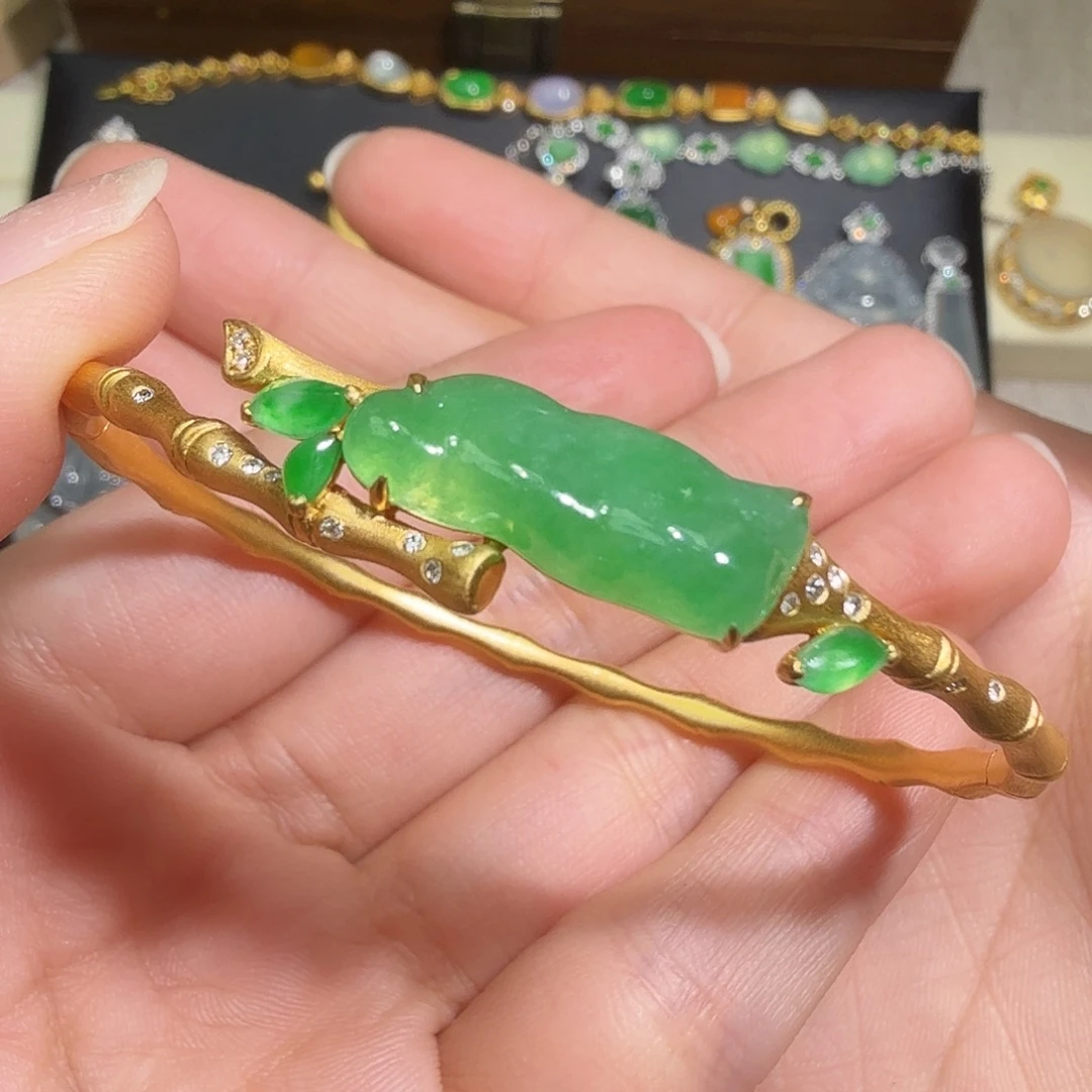 翡翠18K金镶嵌手镯
