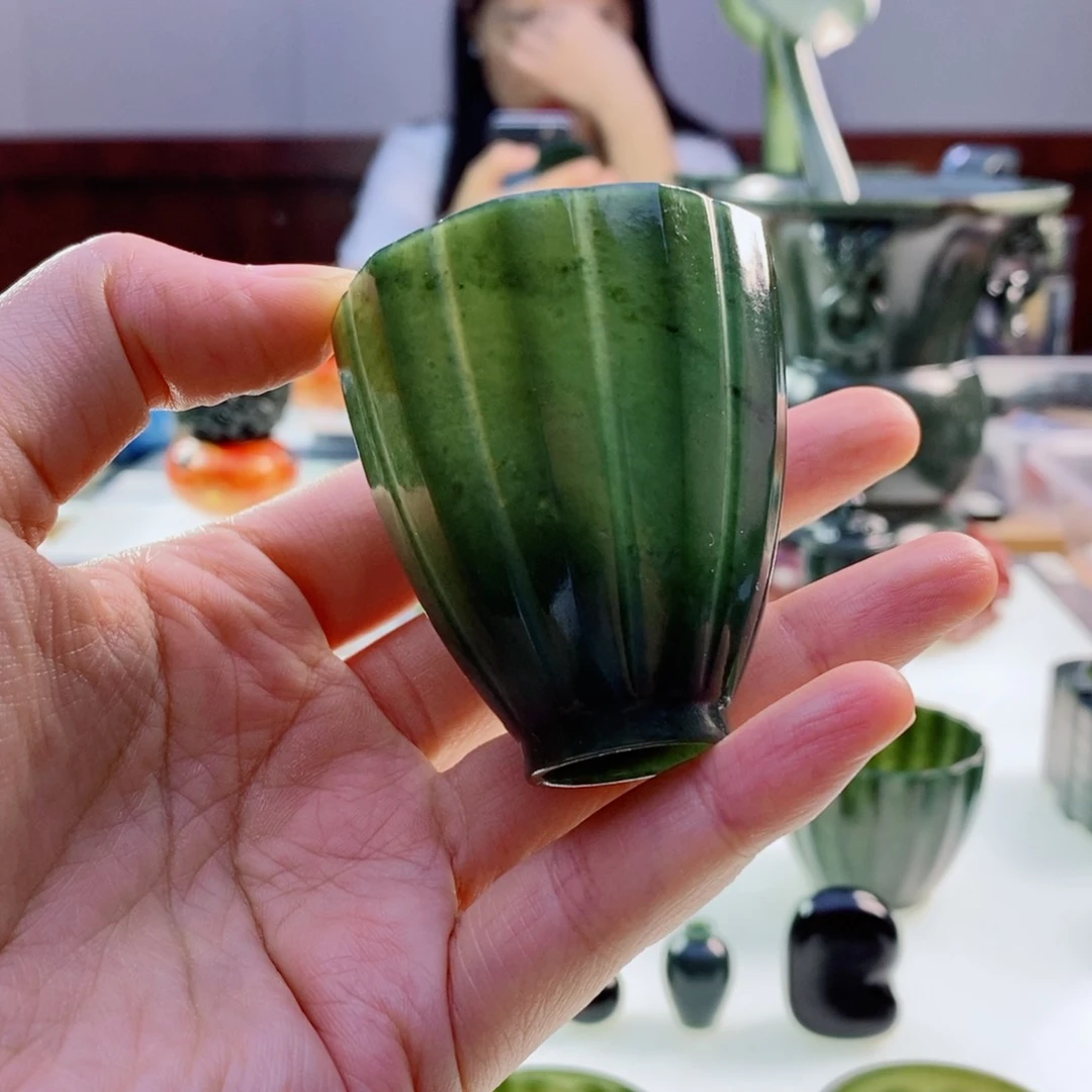 未镶嵌和田玉摆件