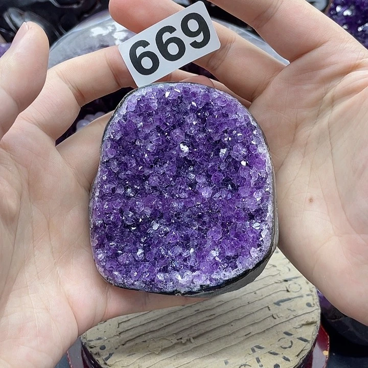 未镶嵌水晶大型摆件（非配饰）