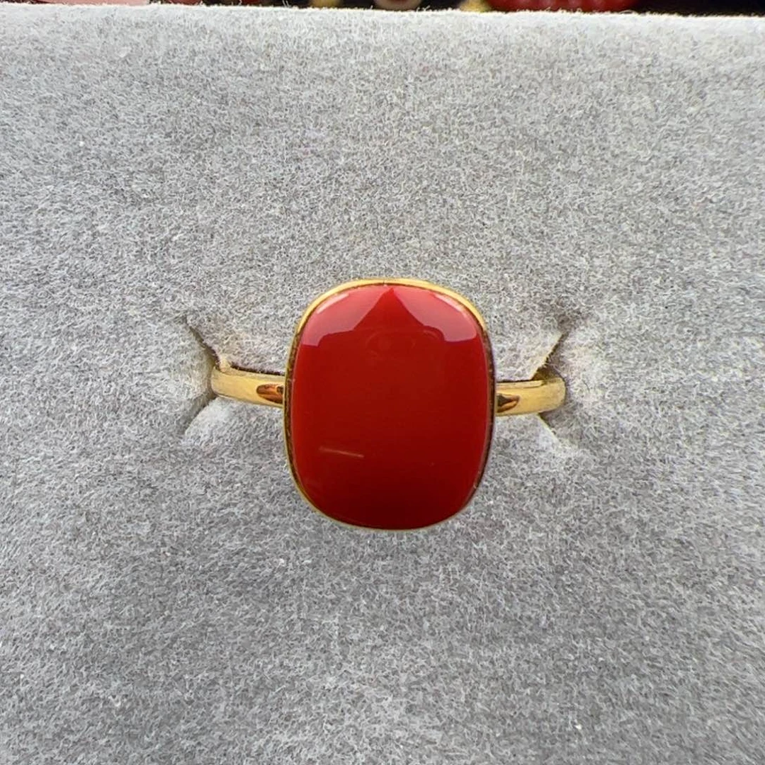 18K金镶嵌戒指南红玛瑙