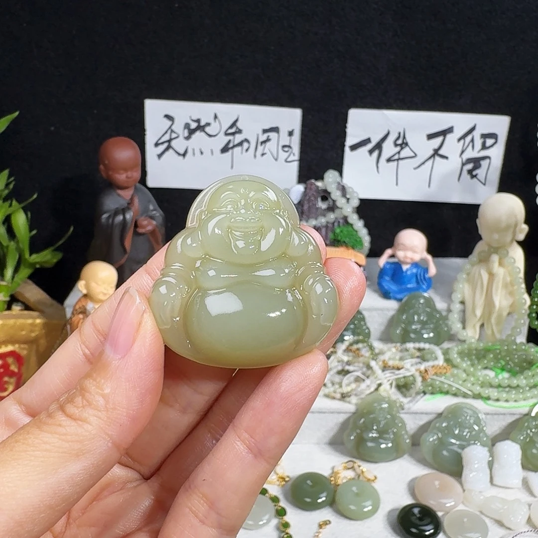 费***菲和田玉未镶嵌颈饰