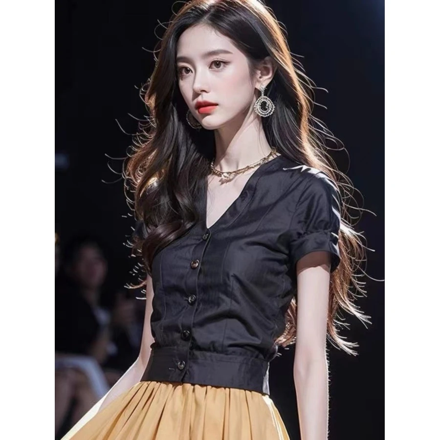 今年流行漂亮小衫高端小众设计感法式气质显瘦短袖黑色衬衫女上衣